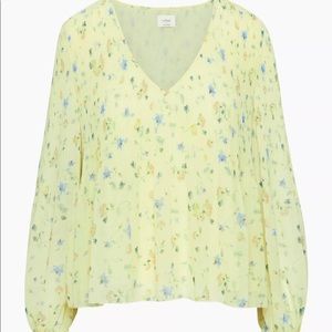 Wilfred Daydreamer V-Neck Blouse  Whpd Butter/ Cornflwr